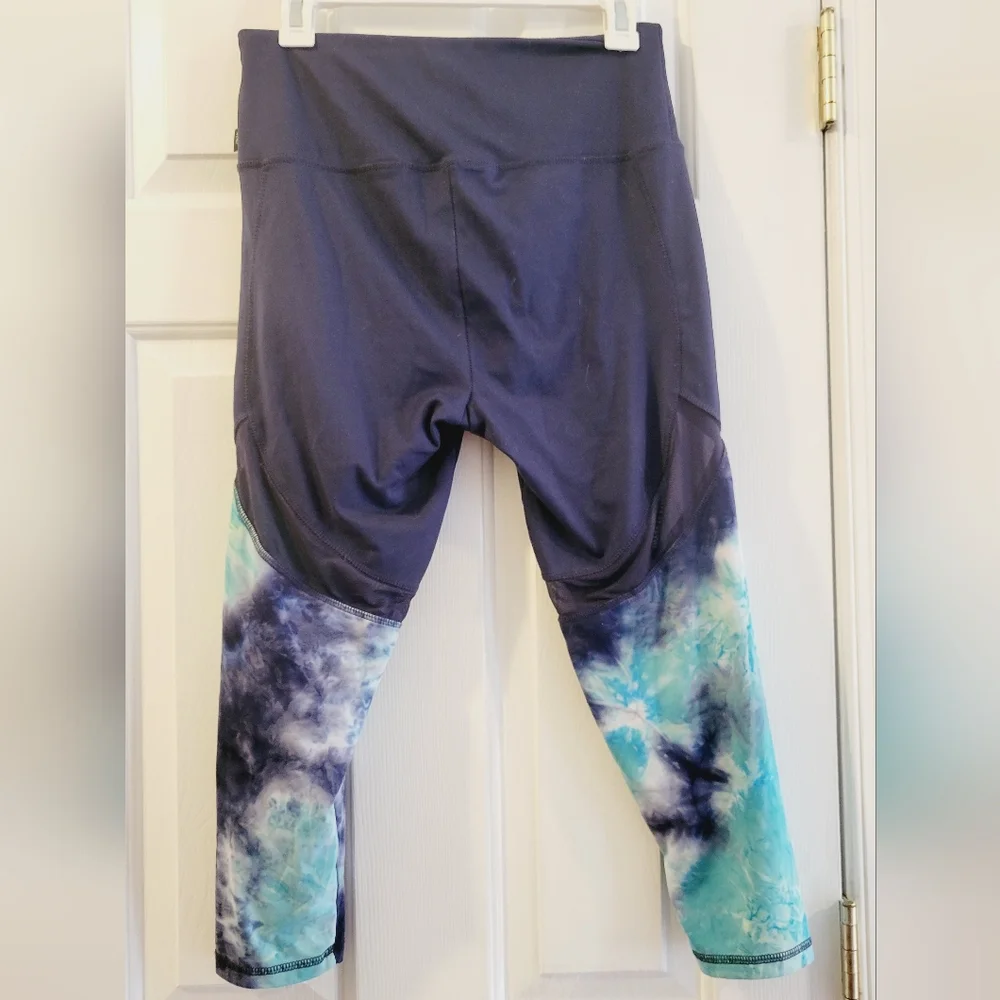 Fabletics Medium Mesh Cut Out leggings